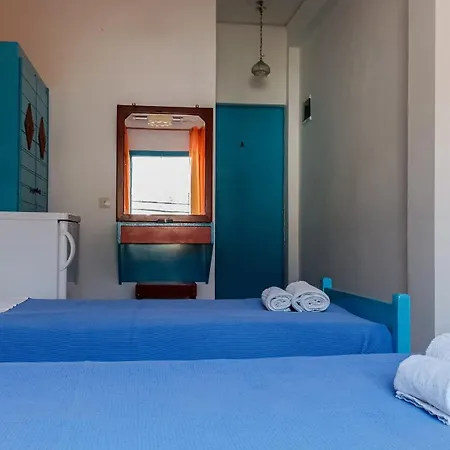 Chrissi Ammos Hostel Perissa (Santorini)