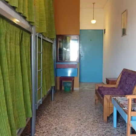 Chrissi Ammos Hostel Perissa (Santorini)
