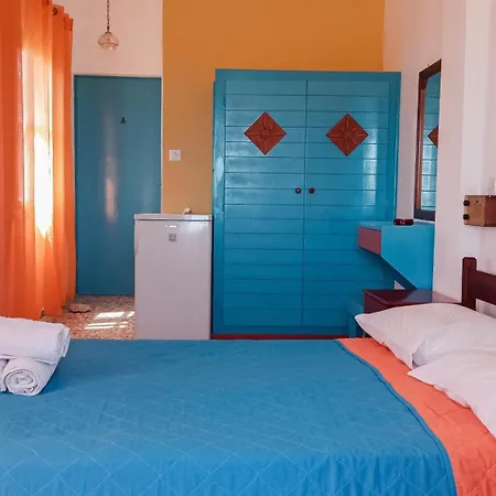 Hostel Chrissi Ammos Perissa (Santorini)